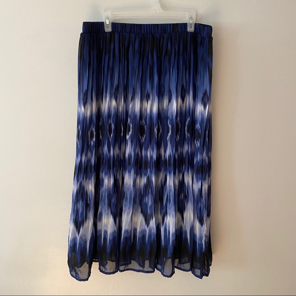 Christopher and Banks Pleated Black and Blue Skirt
